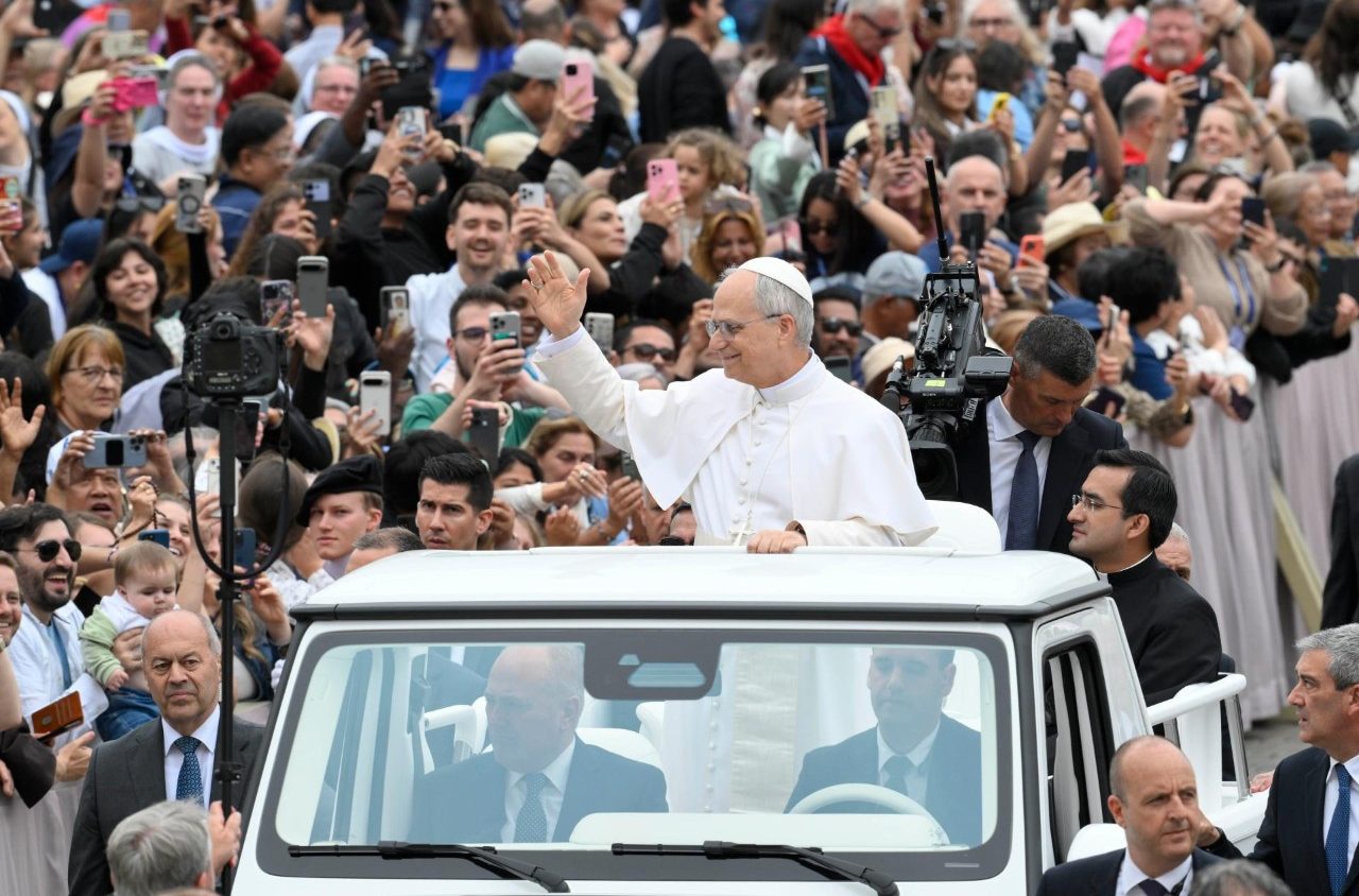 Pope Leo XIV’s first General Audience: Love does not calculate