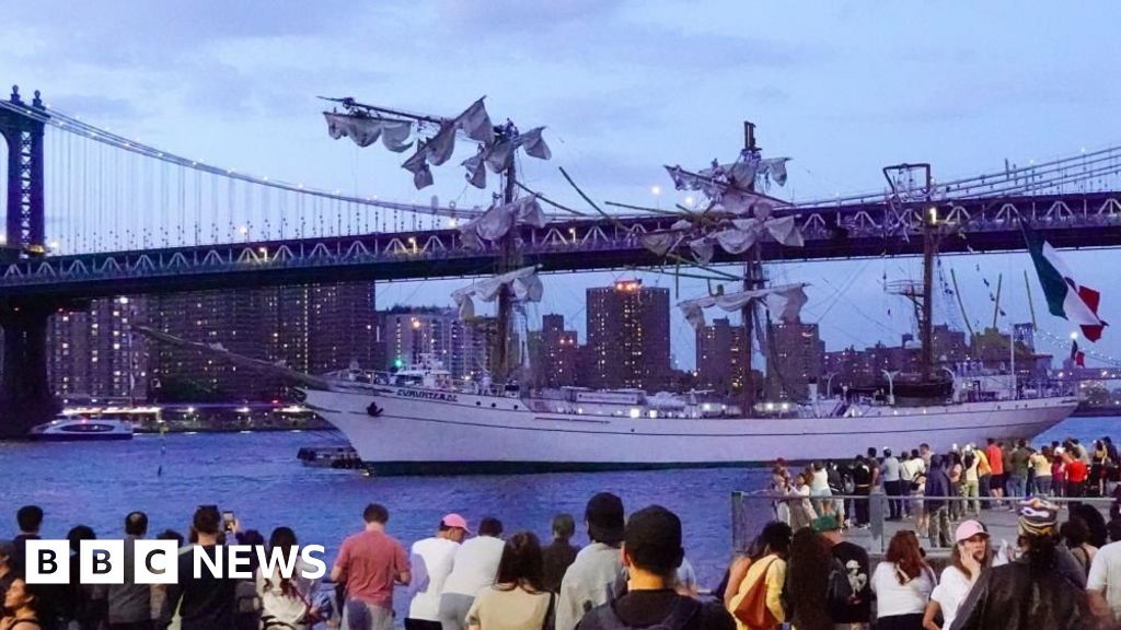 Two dead as Mexican Navy ship crashes into Brooklyn Bridge